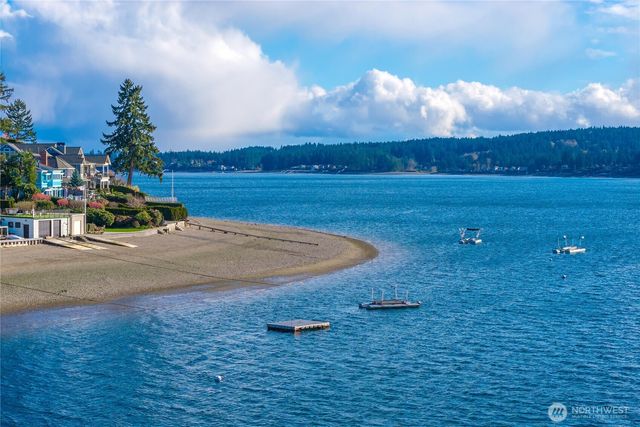 4123 8th Street NW, Gig Harbor, WA 98335