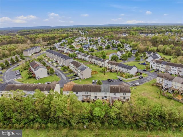 206 PONY CIR, Martinsburg, WV 25405