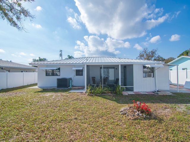 476 19th Place, Vero Beach, FL 32960