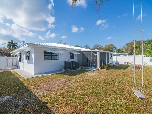 476 19th Place, Vero Beach, FL 32960