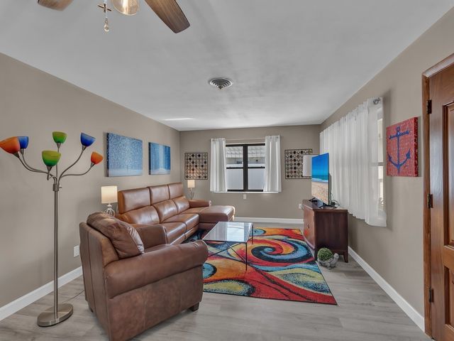 476 19th Place, Vero Beach, FL 32960
