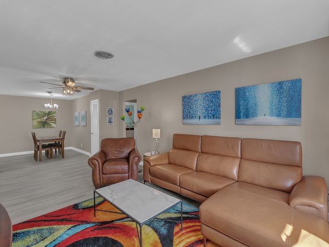476 19th Place, Vero Beach, FL 32960