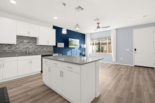 347 Sweet Pl, Fallbrook, CA 92028