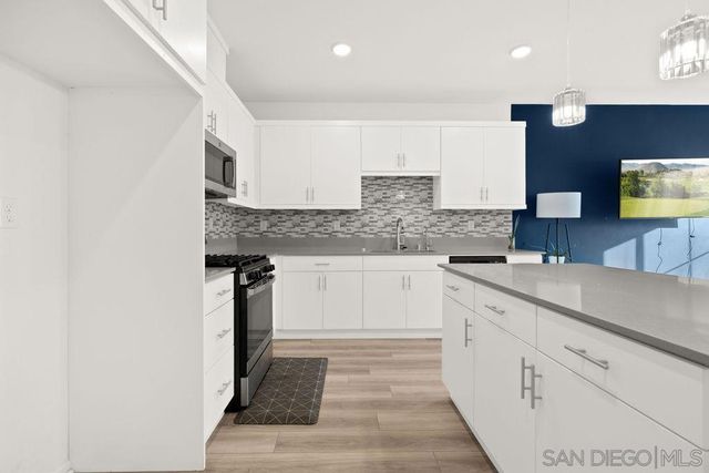 347 Sweet Pl, Fallbrook, CA 92028