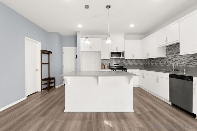 347 Sweet Pl, Fallbrook, CA 92028