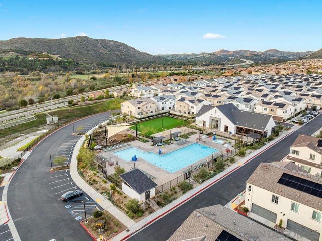 347 Sweet Pl, Fallbrook, CA 92028