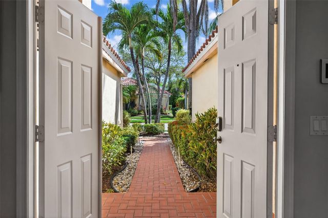 4042 Pinewood Lane, Weston, FL 33331