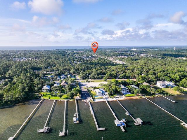 1652 Ponderosa Drive, Gulf Breeze, FL 32563