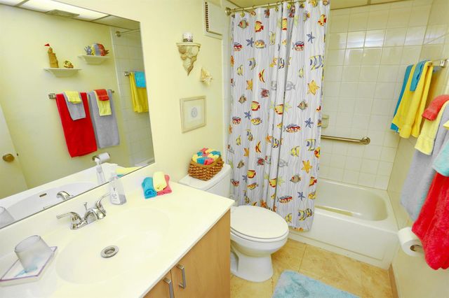6401 N University Drive 210, Tamarac, FL 33321