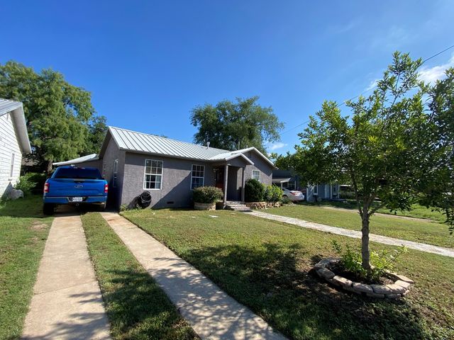 1858 W Twohig Avenue, San Angelo, TX 76901