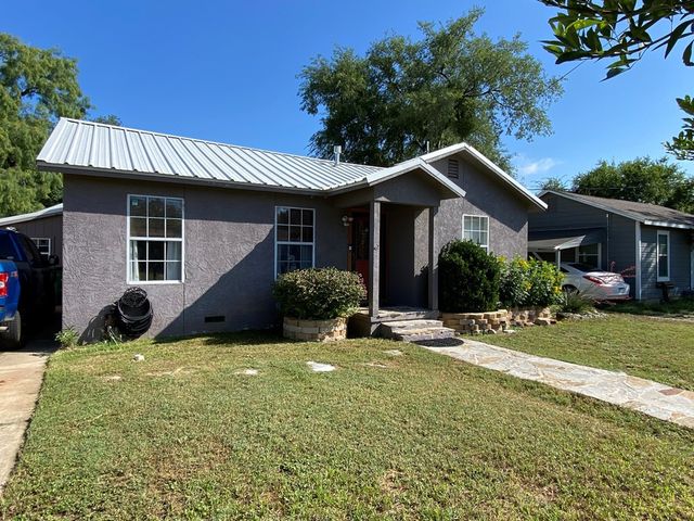 1858 W Twohig Avenue, San Angelo, TX 76901