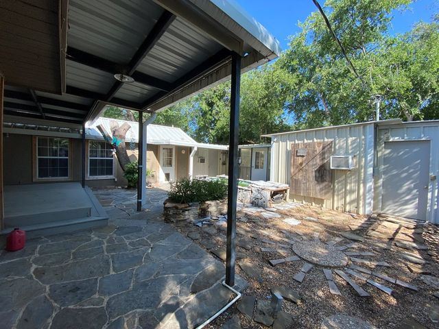 1858 W Twohig Avenue, San Angelo, TX 76901