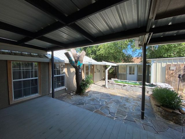 1858 W Twohig Avenue, San Angelo, TX 76901