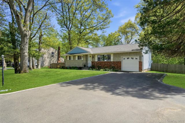610 Beaver Lane, Ronkonkoma, NY 11779