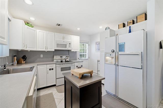 610 Beaver Lane, Ronkonkoma, NY 11779