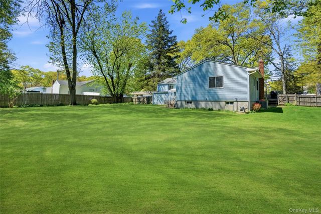 610 Beaver Lane, Ronkonkoma, NY 11779