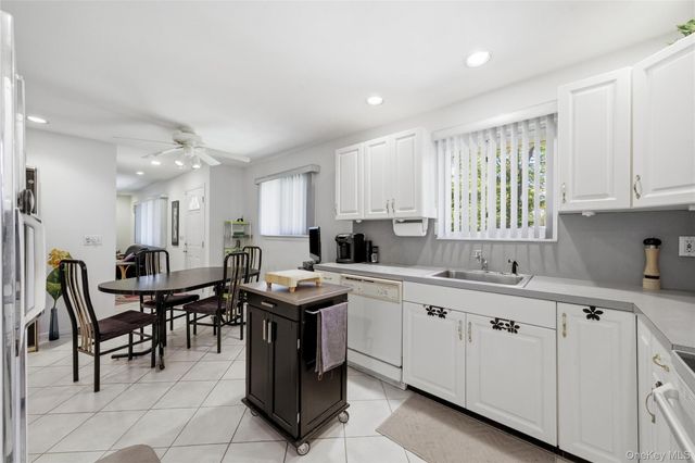 610 Beaver Lane, Ronkonkoma, NY 11779