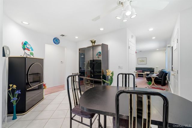 610 Beaver Lane, Ronkonkoma, NY 11779