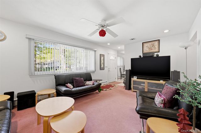 610 Beaver Lane, Ronkonkoma, NY 11779
