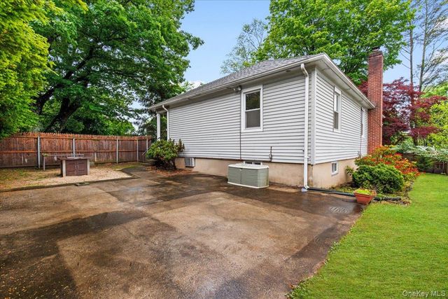 21 Frankford Street, Hawthorne, NY 10532