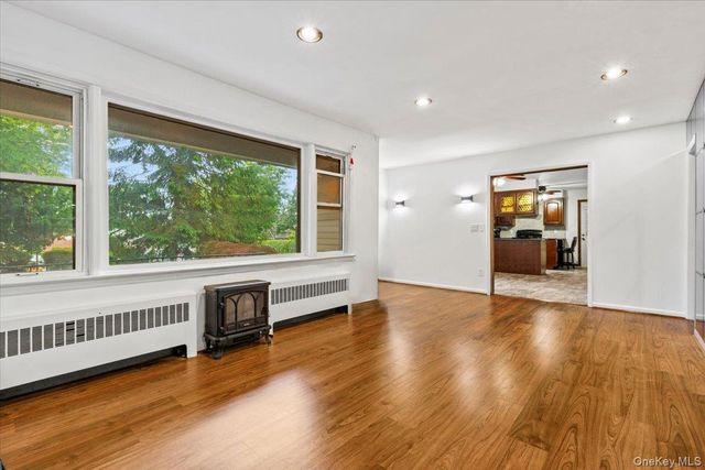 21 Frankford Street, Hawthorne, NY 10532