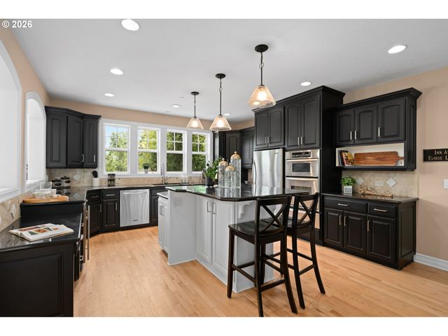 1033 Nw ELOISE Ln, Portland, OR 97229