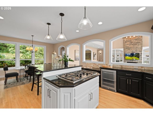 1033 Nw ELOISE Ln, Portland, OR 97229