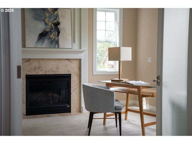 1033 Nw ELOISE Ln, Portland, OR 97229