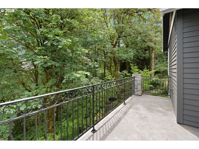 1033 Nw ELOISE Ln, Portland, OR 97229