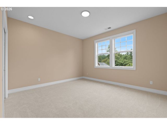 1033 Nw ELOISE Ln, Portland, OR 97229