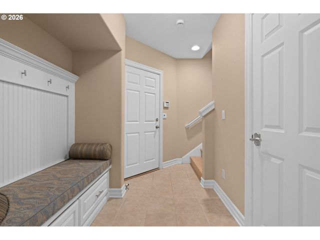 1033 Nw ELOISE Ln, Portland, OR 97229