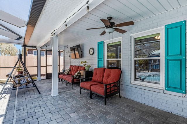 1677 Village Parkway, Gulf Breeze, FL 32563