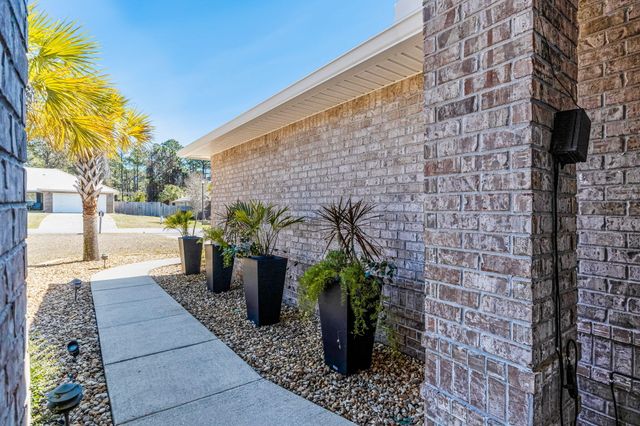 1677 Village Parkway, Gulf Breeze, FL 32563