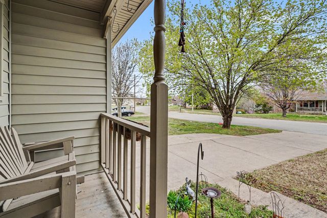 2102 Single Tree Dr, Clarksville, TN 37040