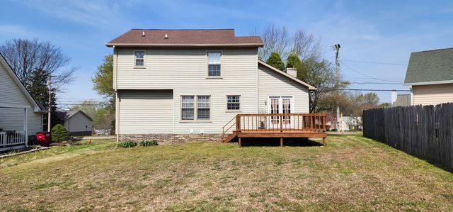 2102 Single Tree Dr, Clarksville, TN 37040