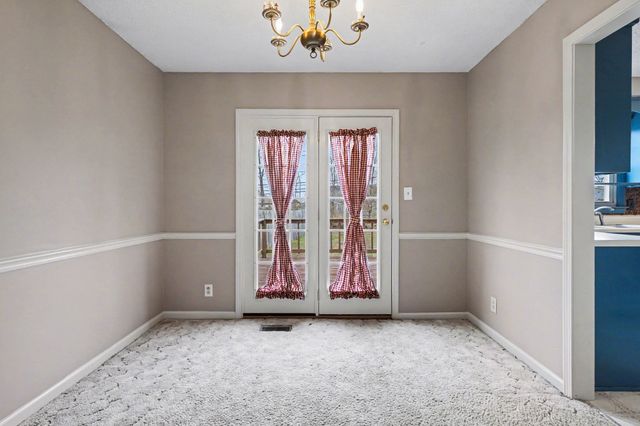 2102 Single Tree Dr, Clarksville, TN 37040