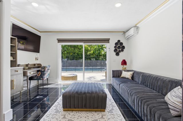 702 S Atlantic Drive, Lantana, FL 33462