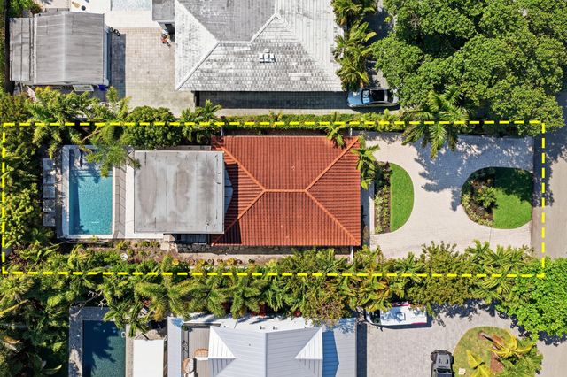 702 S Atlantic Drive, Lantana, FL 33462