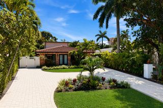 702 S Atlantic Drive, Lantana, FL 33462