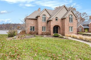 10436 Kings Point Drive, Three Rivers, MI 49093