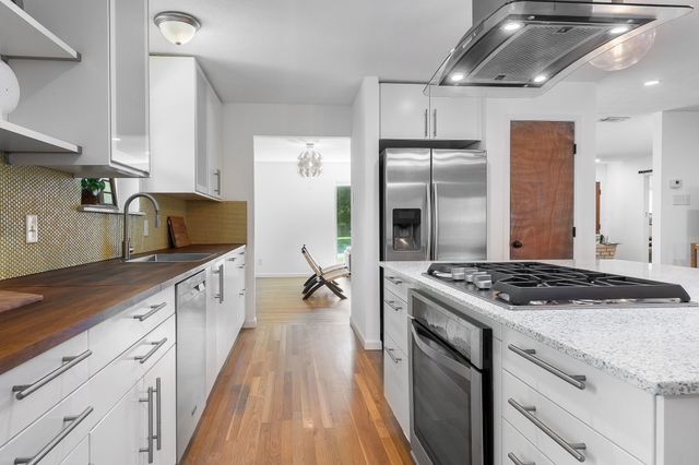 2677 Heatherwood Drive, Dallas, TX 75228