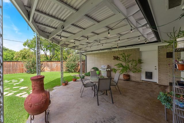 2677 Heatherwood Drive, Dallas, TX 75228