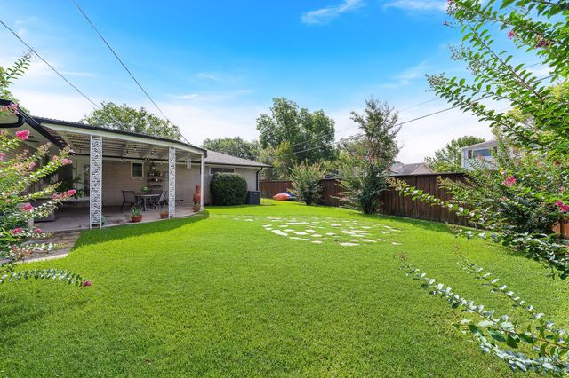 2677 Heatherwood Drive, Dallas, TX 75228