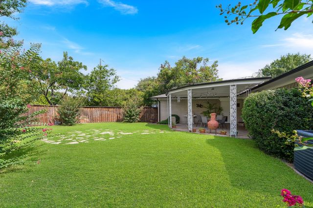 2677 Heatherwood Drive, Dallas, TX 75228