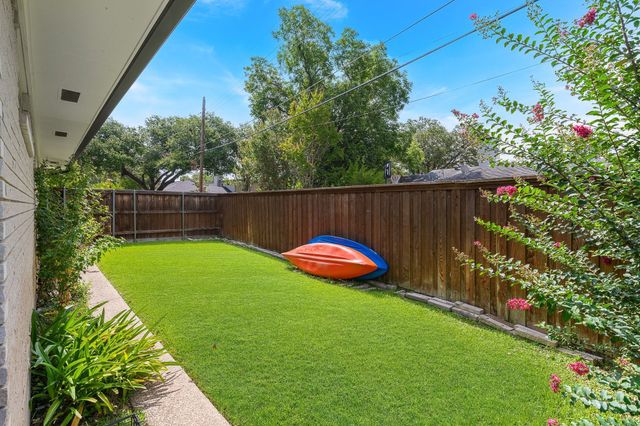 2677 Heatherwood Drive, Dallas, TX 75228