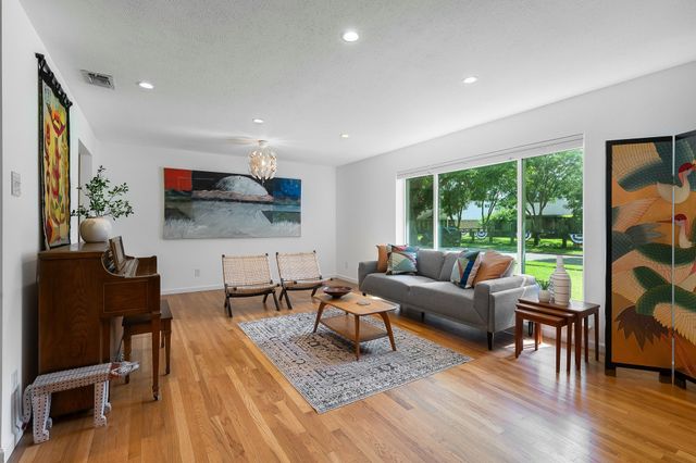 2677 Heatherwood Drive, Dallas, TX 75228