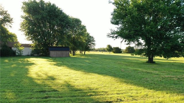 37720 Bethel Church Road, Osawatomie, KS 66064