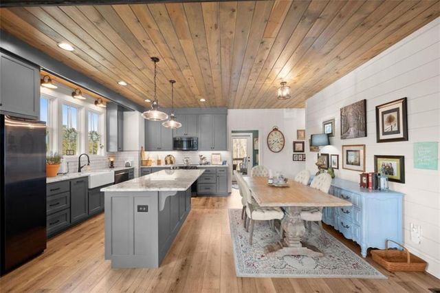 94 Boulder Lane, Cleveland, GA 30528
