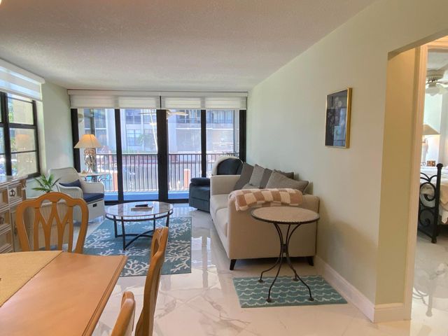 2 Royal Palm Way 101, Boca Raton, FL 33432