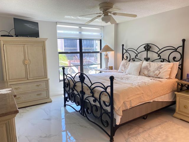 2 Royal Palm Way 101, Boca Raton, FL 33432